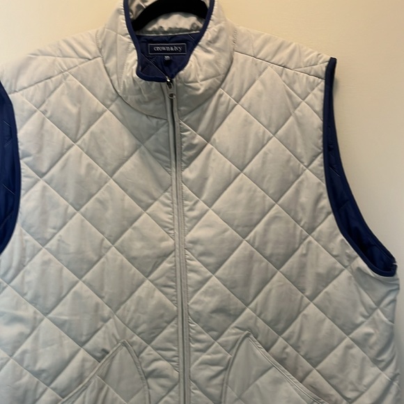 Crown & Ivy Quilted Light Gray & Navy Vest Size 2X - Picture 2 of 8